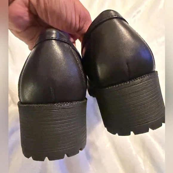 Eastland Women’s Black Loafers - Picture 9 of 10